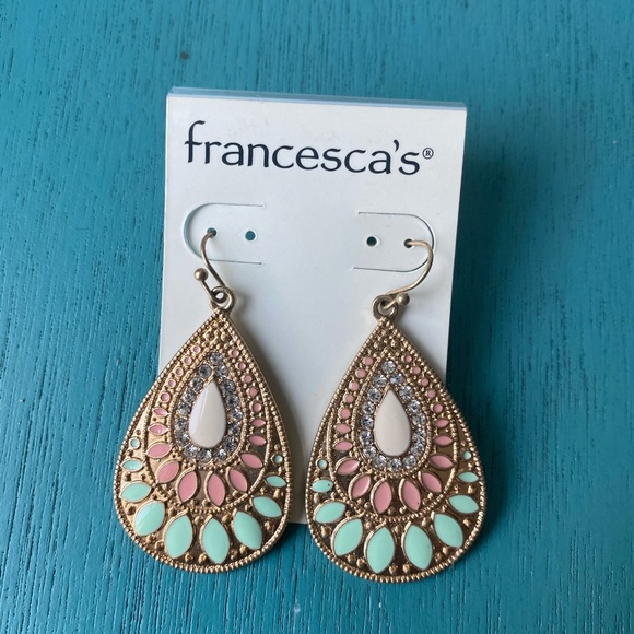 New Francesca’s Drop earrings - Picture 2 of 4
